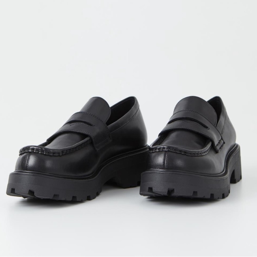 Vagabond Cosmo Black Leather Loafers
